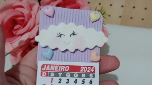 Calendário 2026 de Biscuit Nuvem com Coração