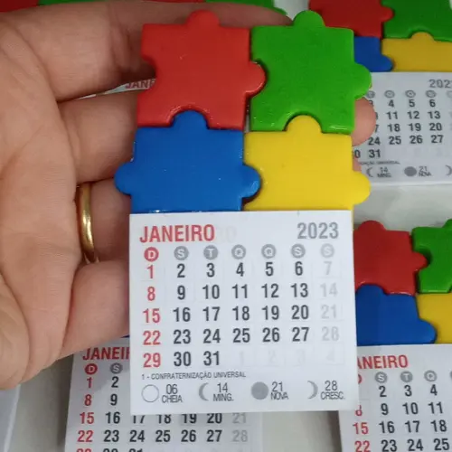 Calendário 2026 Símbolo do Autismo de Biscuit