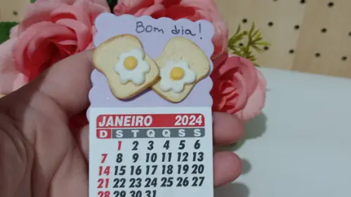 Calendário 2026 Torrada com Ovo Frito de Biscuit