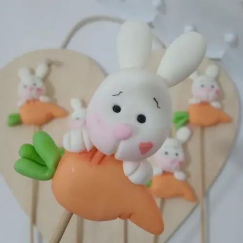 Coelho de Biscuit no Palito para Decoração e Lembrancinhas