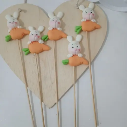 Coelho de Biscuit no Palito para Decoração e Lembrancinhas
