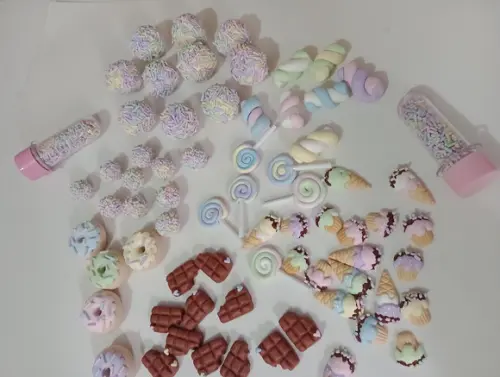Kit Festa Doces de Biscuit Candy Color Quarenta e Duas Peças