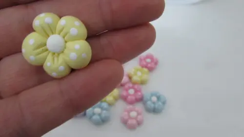 Kit Mini Aplique Florzinha de Biscuit com Vinte Peças