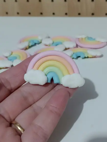 Lembrancinha Arco-íris de Biscuit com Ímã Dez Peças
