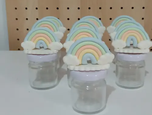 Lembrancinha Arco-íris de Biscuit no Mini Potinho 40 ml