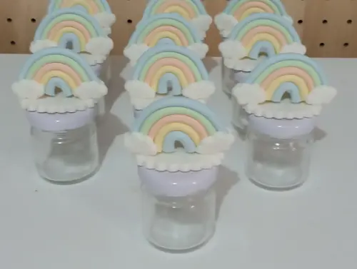 Lembrancinha Arco-íris de Biscuit no Mini Potinho 40 ml