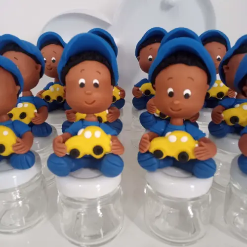 Lembrancinha Biscuit Menino com Carrinho no Mini Potinho