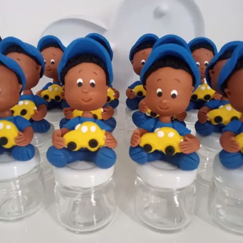Lembrancinha Biscuit Menino com Carrinho no Mini Potinho