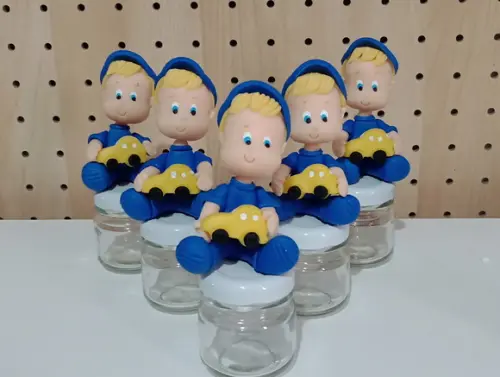 Lembrancinha Biscuit Menino com Carrinho no Mini Potinho