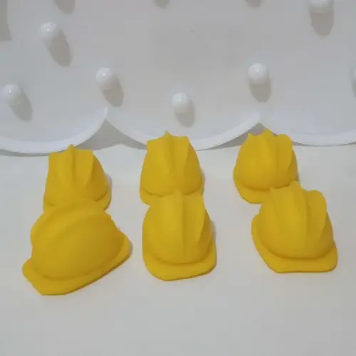 Lembrancinha Capacete de Obra de Biscuit