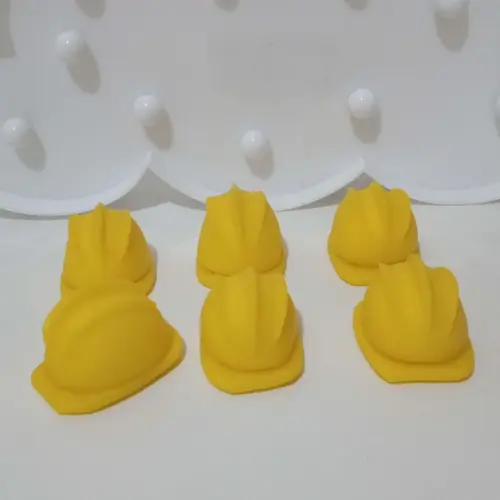 Lembrancinha Capacete de Obra de Biscuit