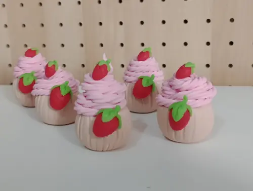 Lembrancinha Cupcake Moranguinho de Biscuit