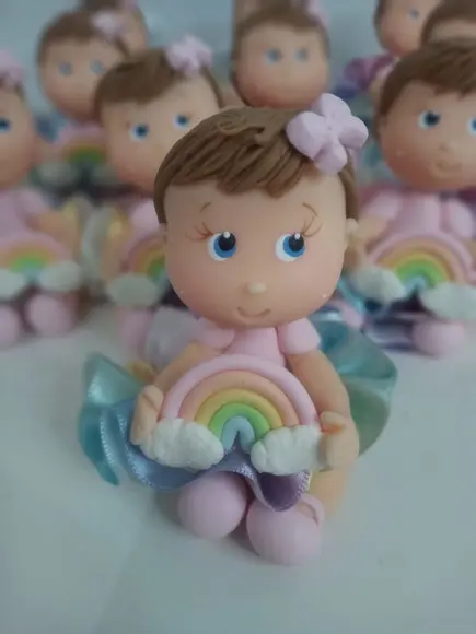 Lembrancinha de Biscuit para Festa Arco-íris Menina