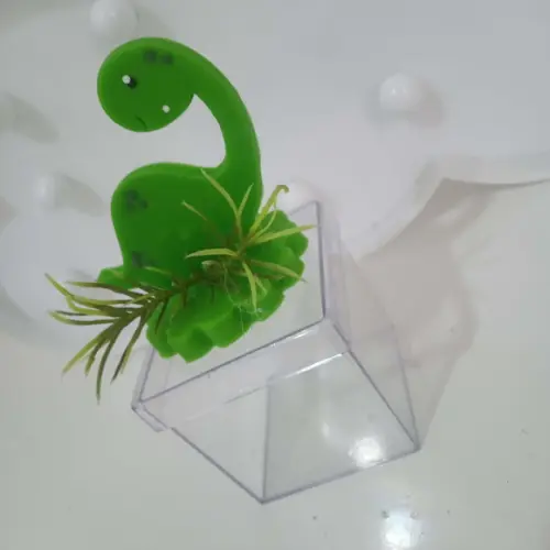 Lembrancinha Dinossauro de Biscuit na Caixinha de Acrílico
