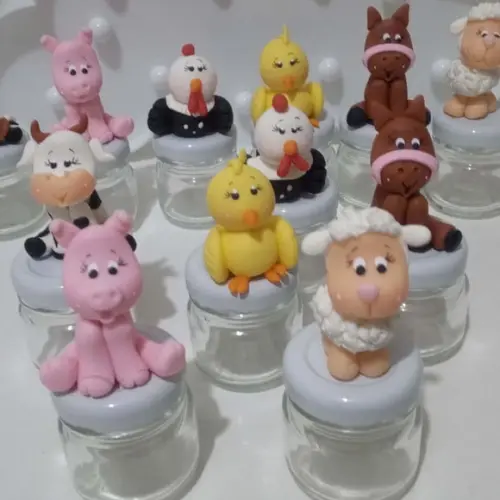 Lembrancinha Fazendinha de Biscuit no Mini Potinho