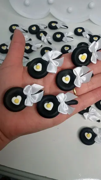 Lembrancinha Frigideira de Biscuit Chá de Cozinha