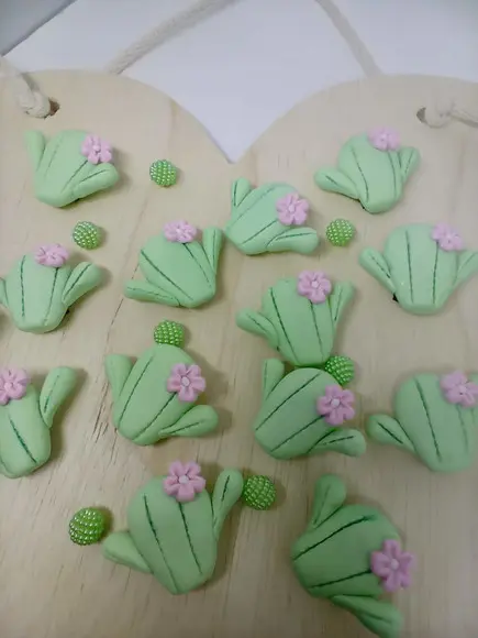 Lembrancinha Mini Cacto de Biscuit com Ímã