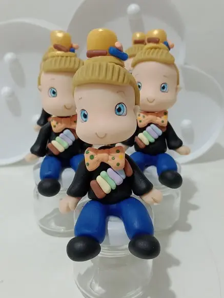 Lembrancinha Personalizada Menino de Fantasia de Biscuit
