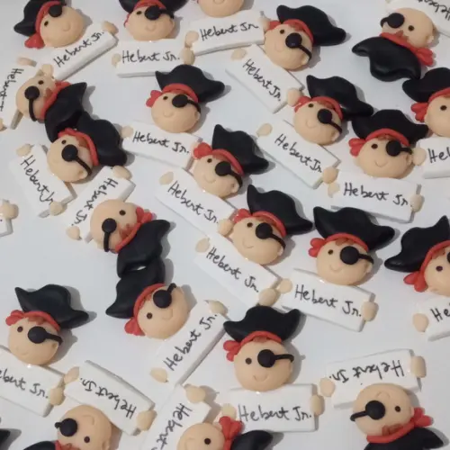 Lembrancinha Pirata de Biscuit Ímã com Nome