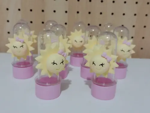 Lembrancinha Raio de Sol de Biscuit no Mini Tubete Dez Peças