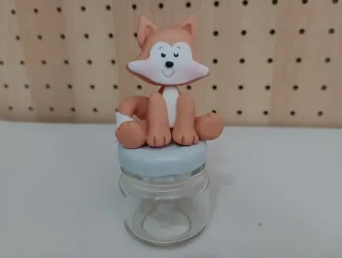 Lembrancinha Raposa de Biscuit no Mini Potinho