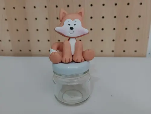 Lembrancinha Raposa de Biscuit no Mini Potinho