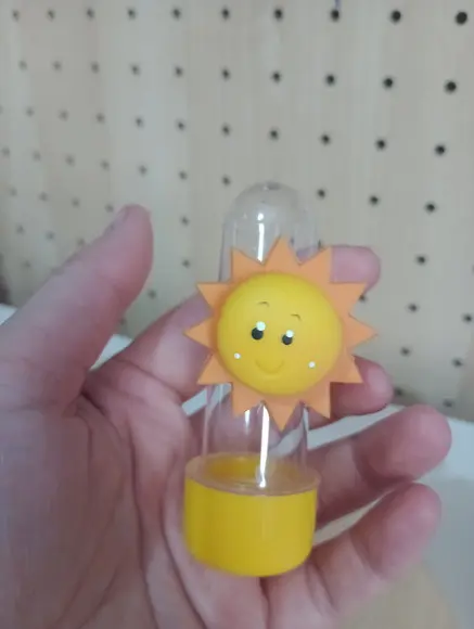 Lembrancinha Sol de Biscuit no Mini Tubete Dez Peças
