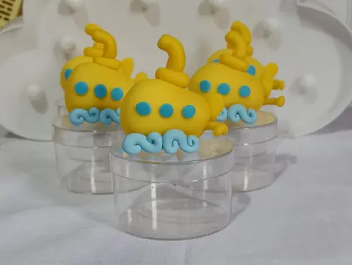 Lembrancinha Submarino de Biscuit na Caixinha Acrílica