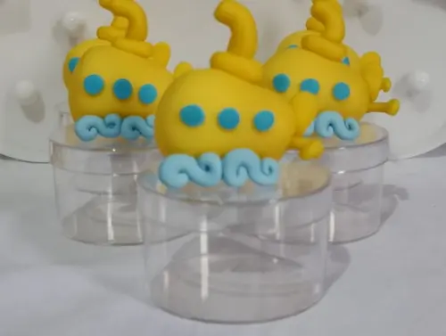 Lembrancinha Submarino de Biscuit na Caixinha Acrílica