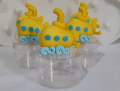 Lembrancinha Submarino de Biscuit na Caixinha Acrílica