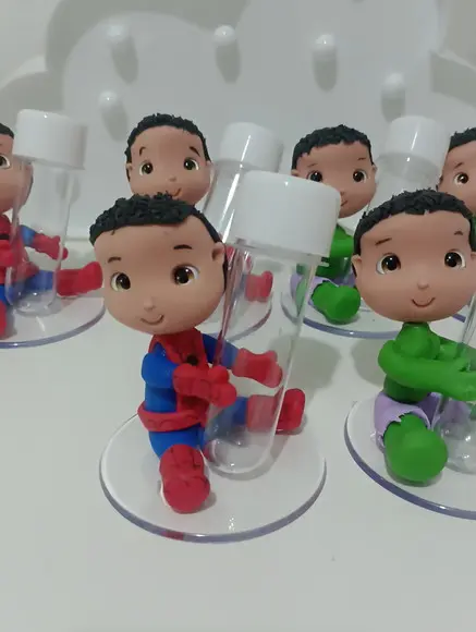 Lembrancinha Tubete Menino Aranha e Hulk em Biscuit
