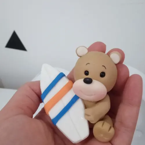 Lembrancinha Ursinho Surfista de Biscuit