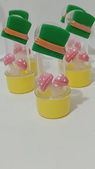 Lembrancinhatubete Chapéu e Cogumelos Festa Alice com Dez