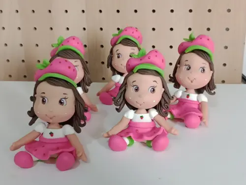 Lembrancnha Menina Morangionho de Biscuit
