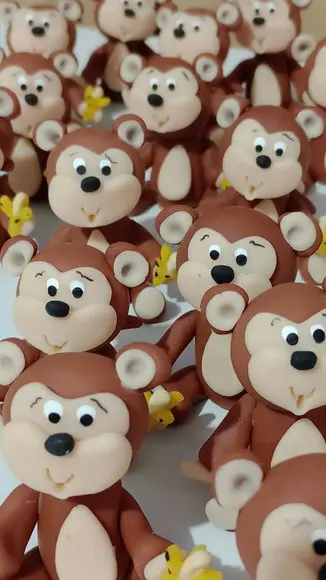 Macaquinho de Biscuit com Banana Aplique para Lembrancinhas