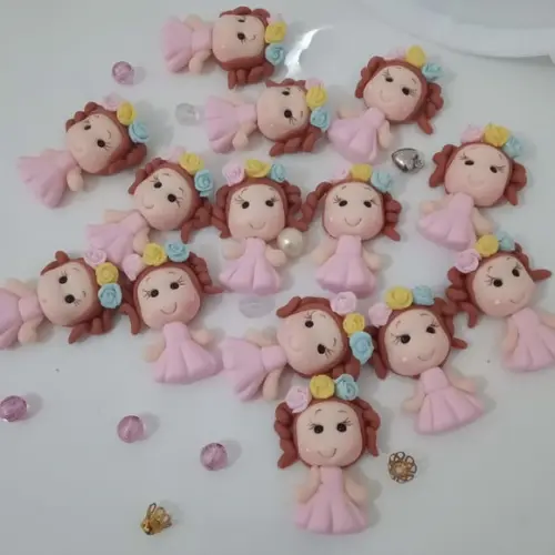 Mini Aplique Boneca com Florzinhas de Biscuit