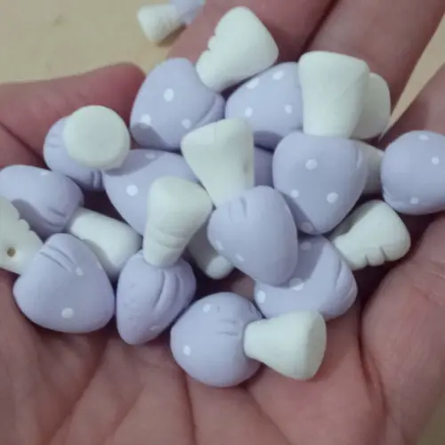 Mini Aplique Cogumelo de Biscuit com Furinho