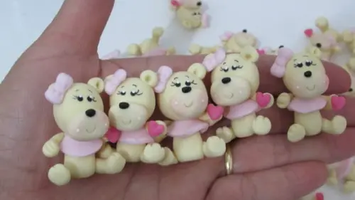 Mini Aplique Ursinha com Coração de Biscuit