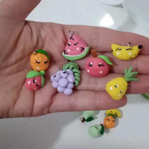 Pingente Frutinhas de Biscuit com Carinha