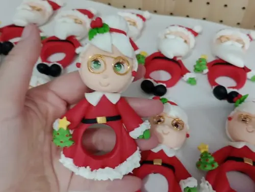 Porta Guardanapo Papai ou Mamãe Noel de Biscuit