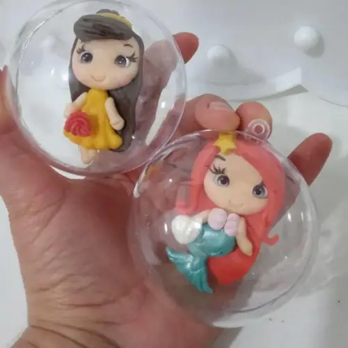 Princesas de Biscuit na Bola Acrílica