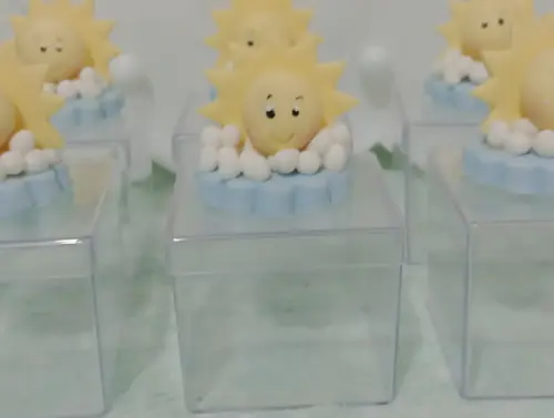 Solzinho de Biscuit na Caixinha Acrílica Dez Peças