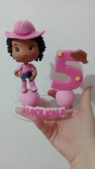Topo de Bolo Boiadeira de Biscuit com Vela Personalizada