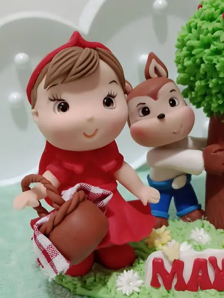 Topo de Bolo Chapeuzinho Vermelho de Biscuit com Vela e Nome
