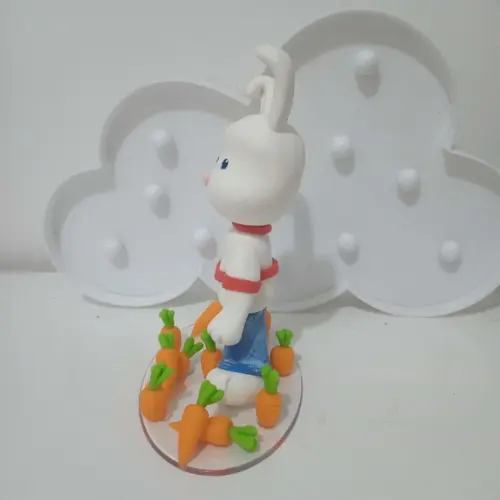 Topo de Bolo Coelho com Cenouras de Biscuit