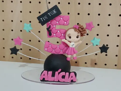Topo de Bolo com Vela Menina com Estrelinhas de Biscuit
