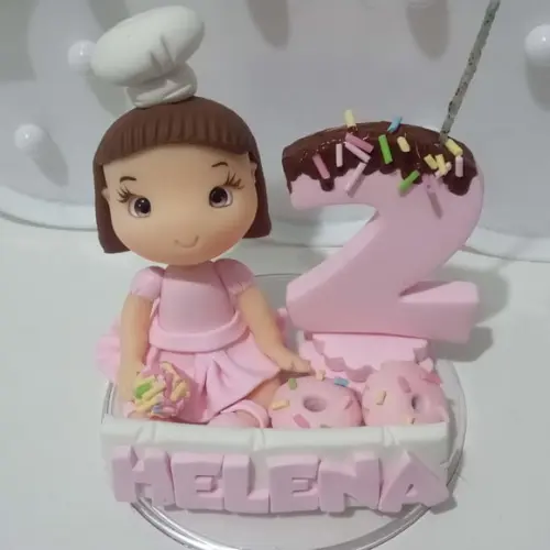Topo de Bolo Confeiteira Menina de Biscuit com Vela e Nome
