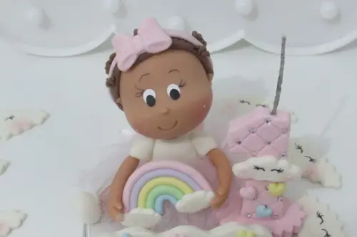 Topo de Bolo de Biscuit com Vela Menina Tema Chuva de Amor