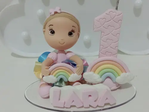 Topo de Bolo de Biscuit Menina Tema Arco-íris com Nome