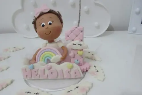 Topo de Bolo de Biscuit com Vela Menina Tema Chuva de Amor